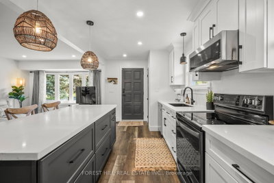 203 Merlin Crescent — more photos