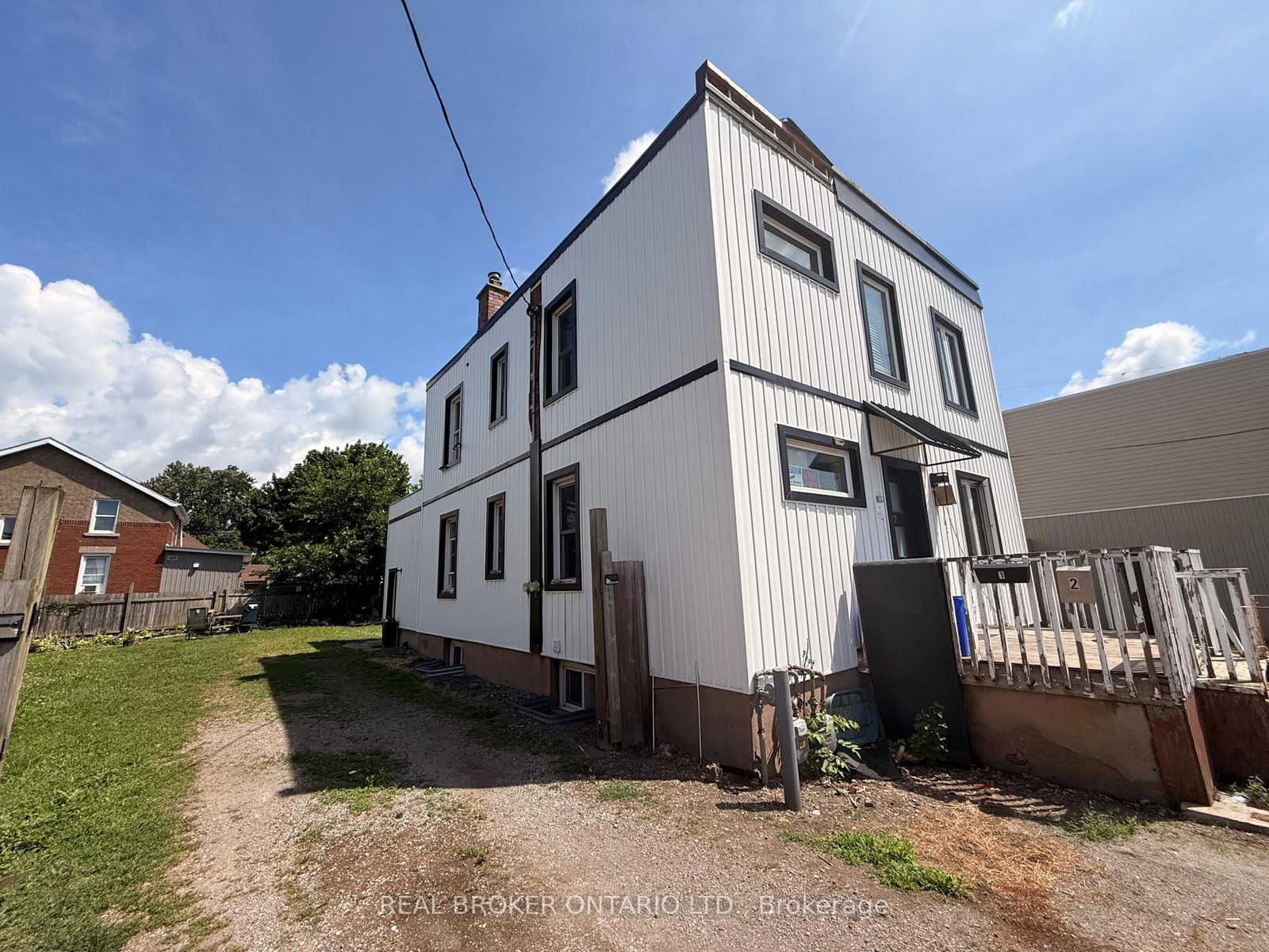 462 East Main Street • Welland, ON photo 3