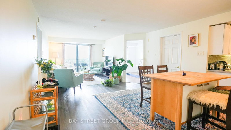 1007 - 429 Somerset Street W