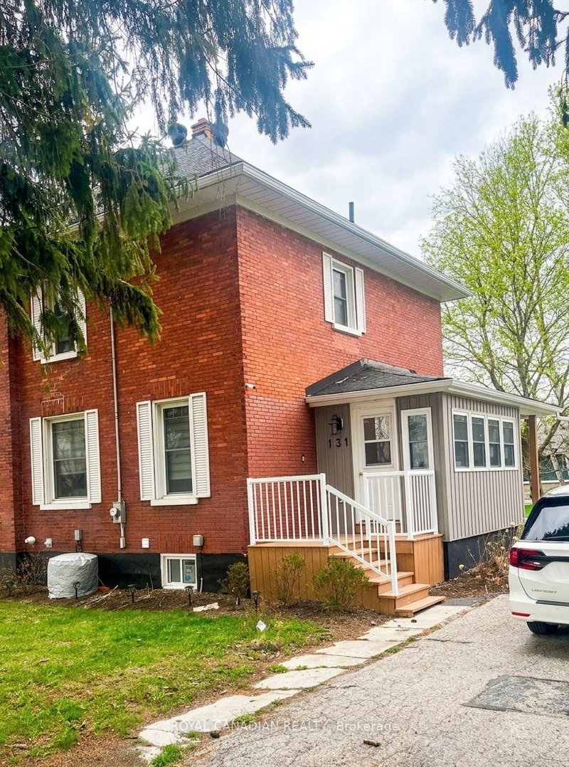 131 Elora Street N