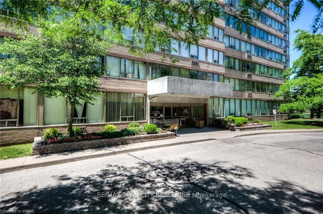 503 - 3227 King Street E