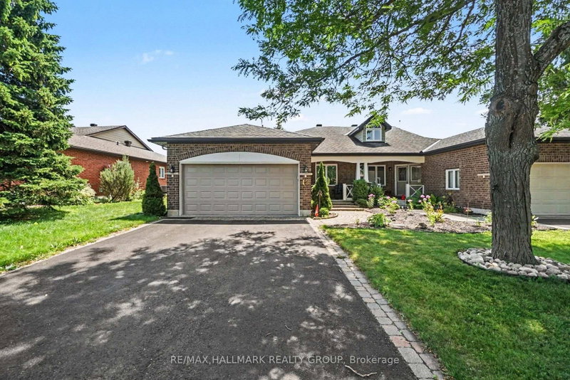 home for sale on 13 Waterthrush Crescent