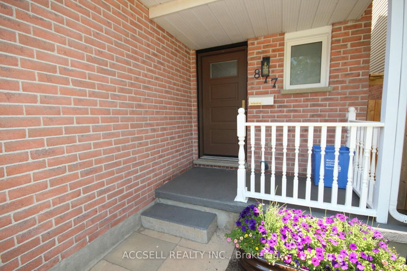 877 Shelborne Street