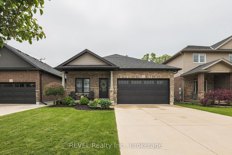 15 Willowbrook Drive