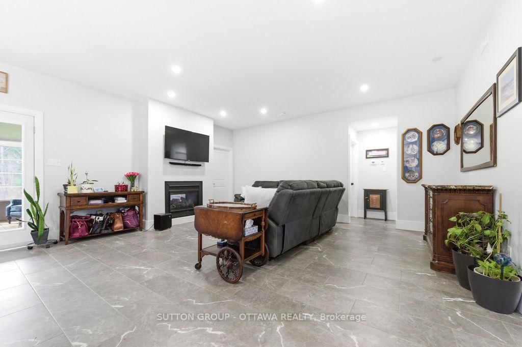 12 Eastern Avenue • Griffith, ON photo 41