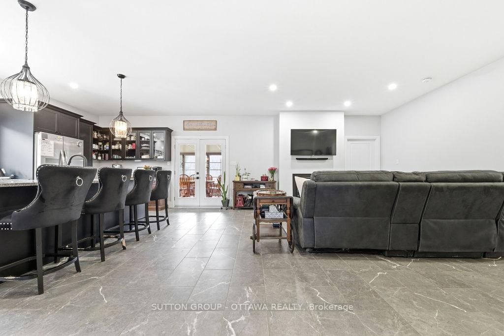 12 Eastern Avenue • Griffith, ON photo 42