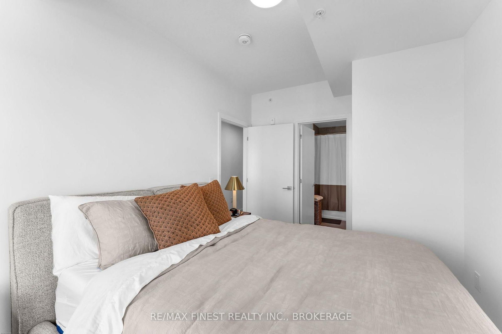223 PRINCESS Street, Unit 801 - Photo 27