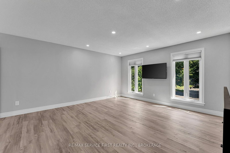 19 Heritage Dr photo 5