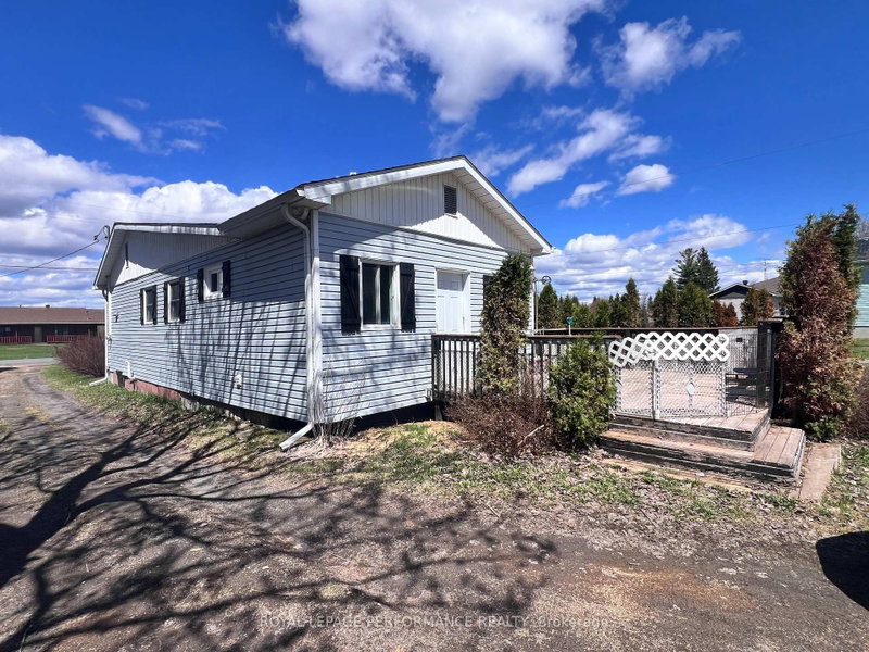 2082 Sandy Hill Road