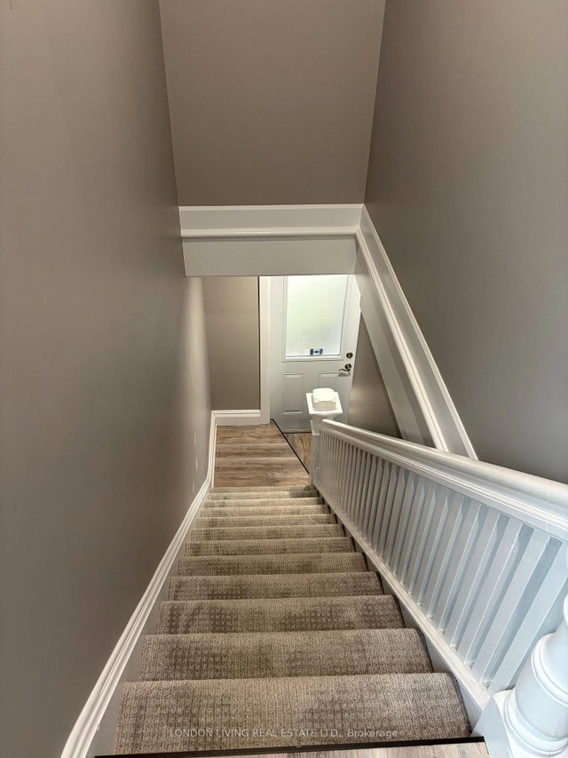 9 Beaconsfield Avenue