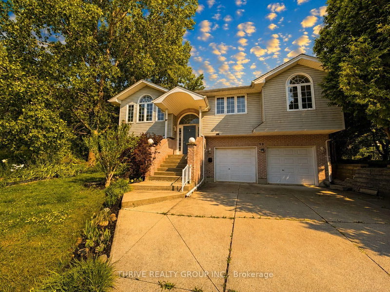 Upper - 59 Cleveland Place