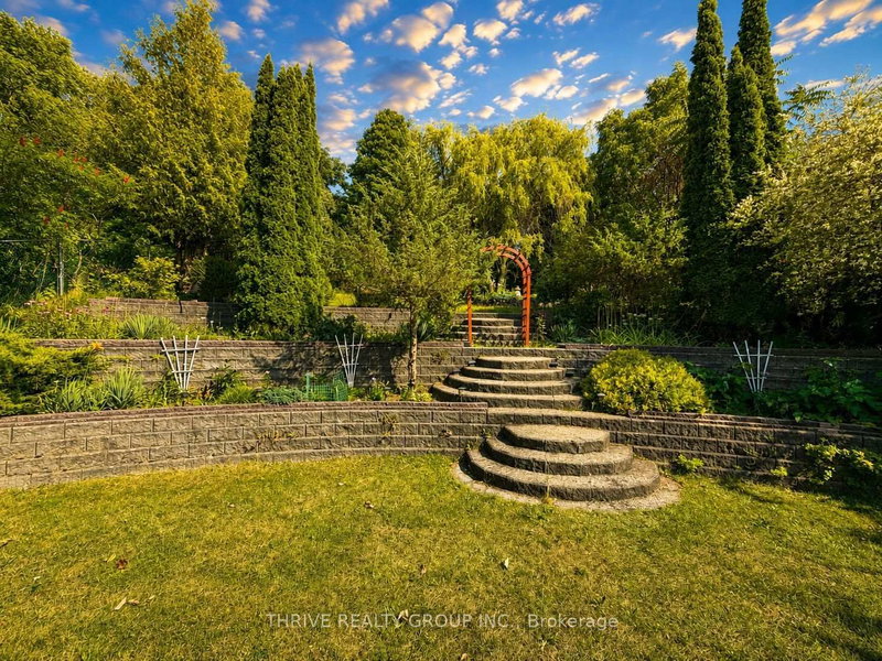 Upper - 59 Cleveland Place