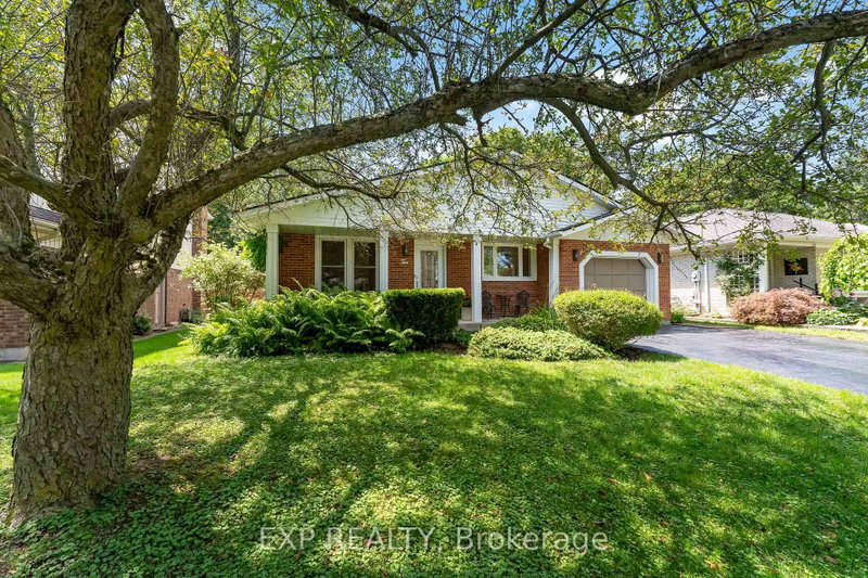 10 Brookbank Crescent