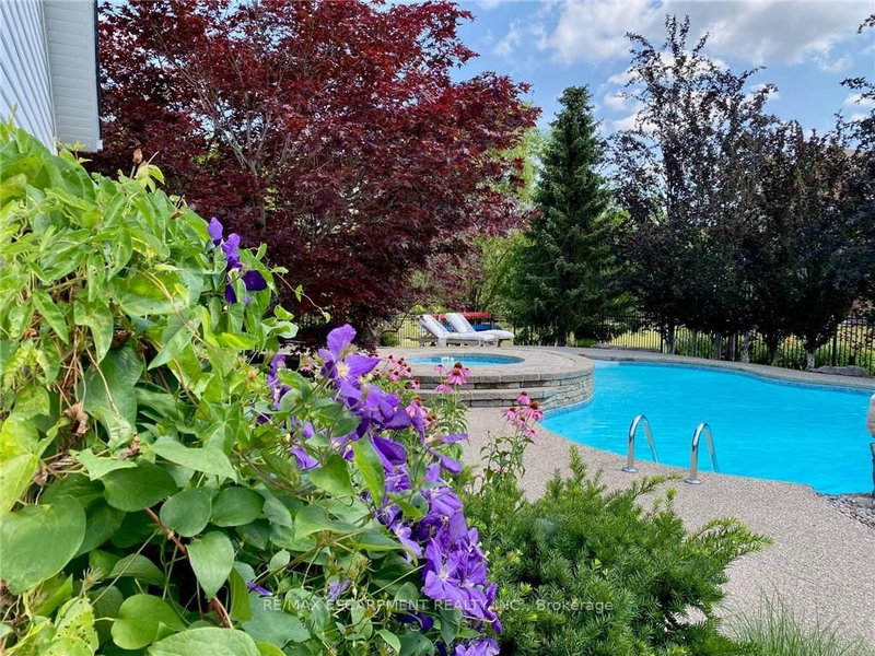 20 Haldimand Trail