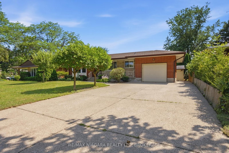 11 RICHELIEU Drive