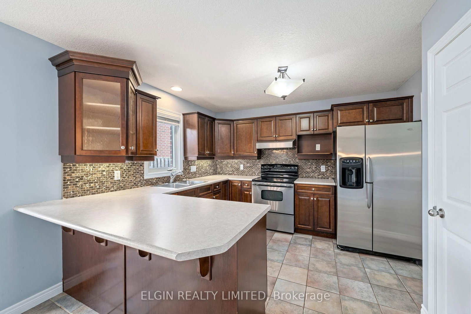 11 Kensington Court • St. Thomas, ON photo 8