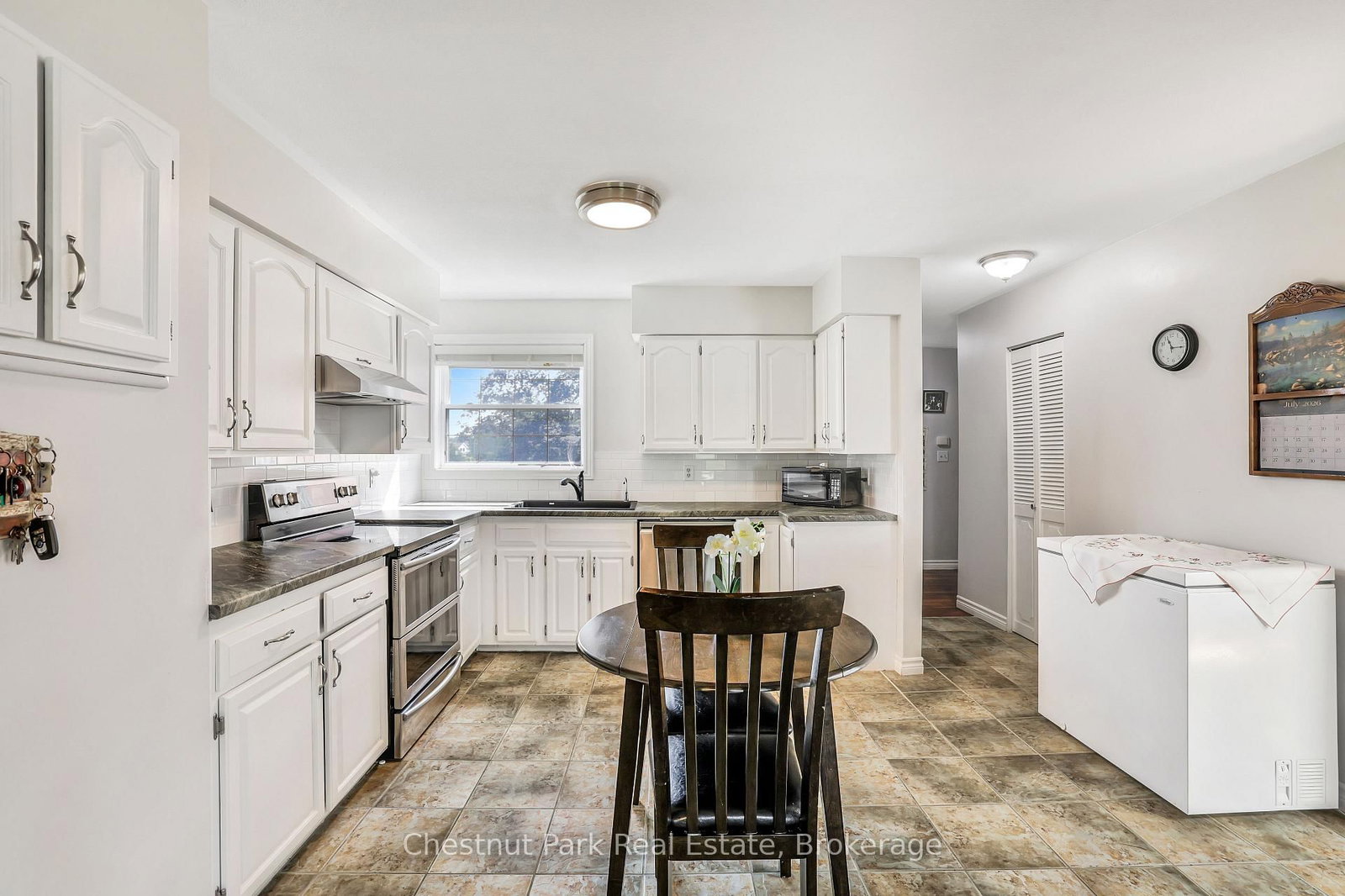 384 Urstadt Street • Georgian Bluffs, ON photo 10