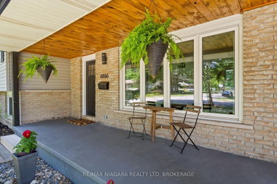 6866 Dellpark Drive • Niagara Falls, ON photo 4