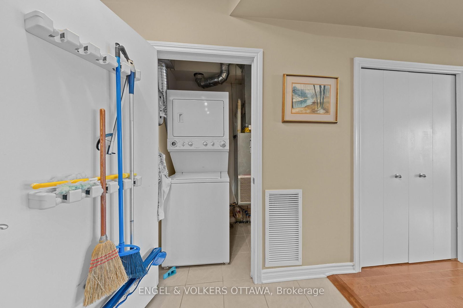 205 Bolton Street, Unit 304 - Photo 32