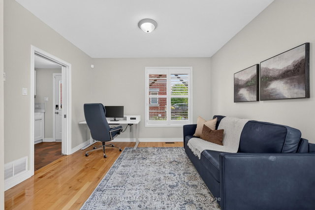 121 West Village Private