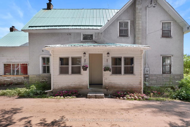 1794 East Road Loop