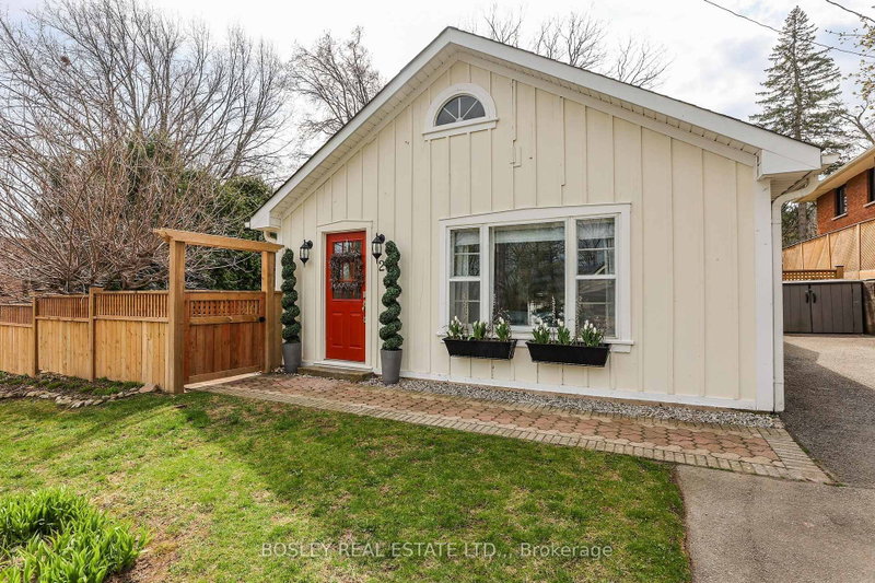 home for lease on 29 Dumfries Street