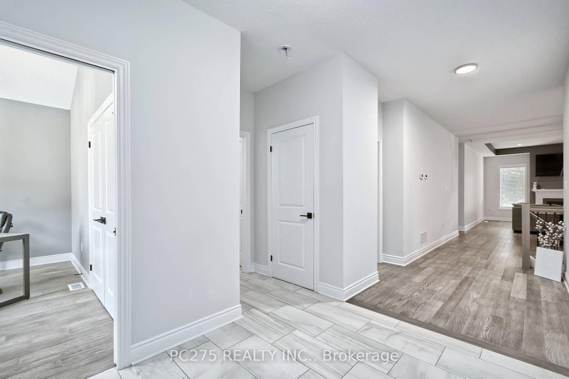 2022 UPPERPOINT Blvd photo 4