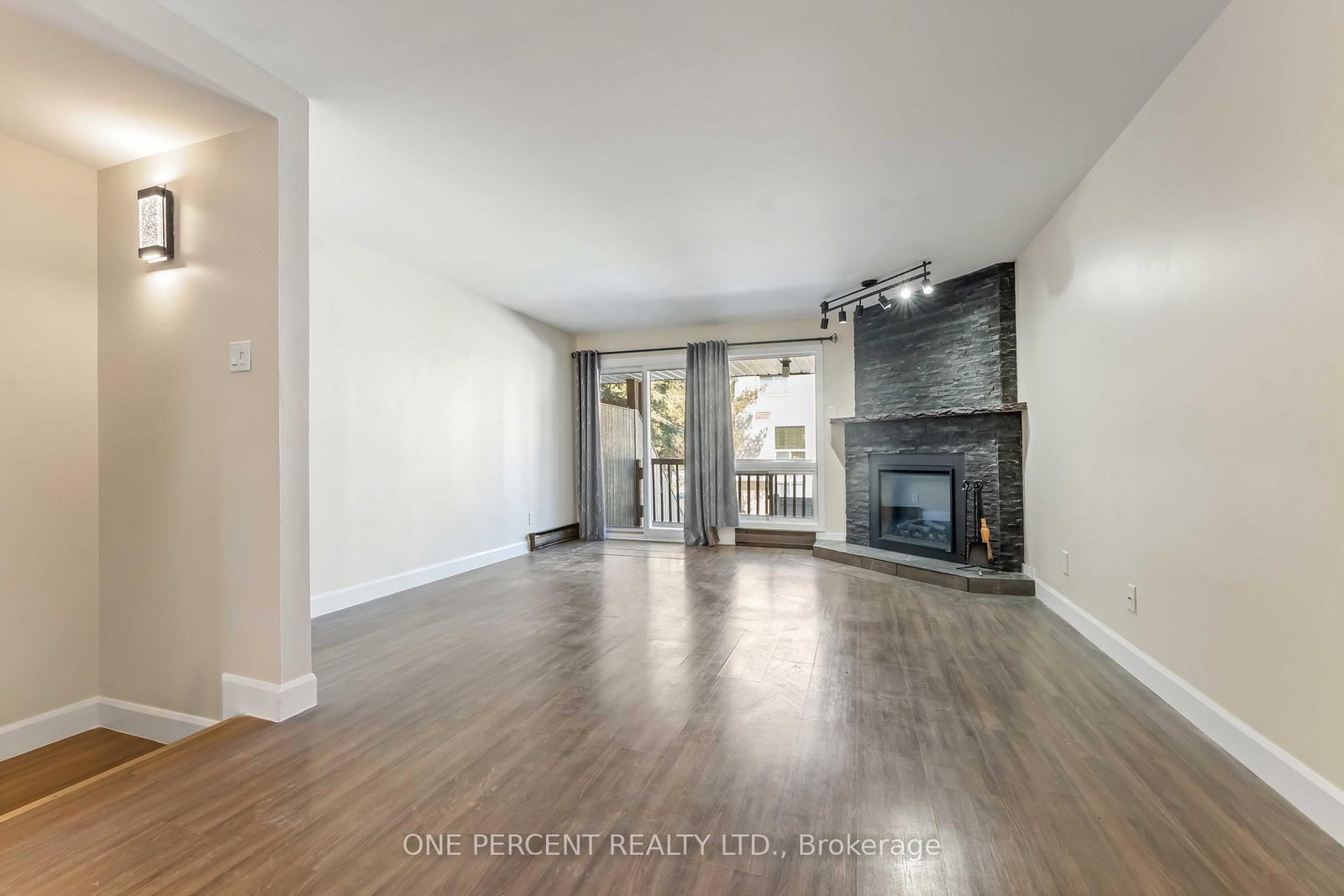 6643 Bilberry Drive • #A • Ottawa, ON photo 3