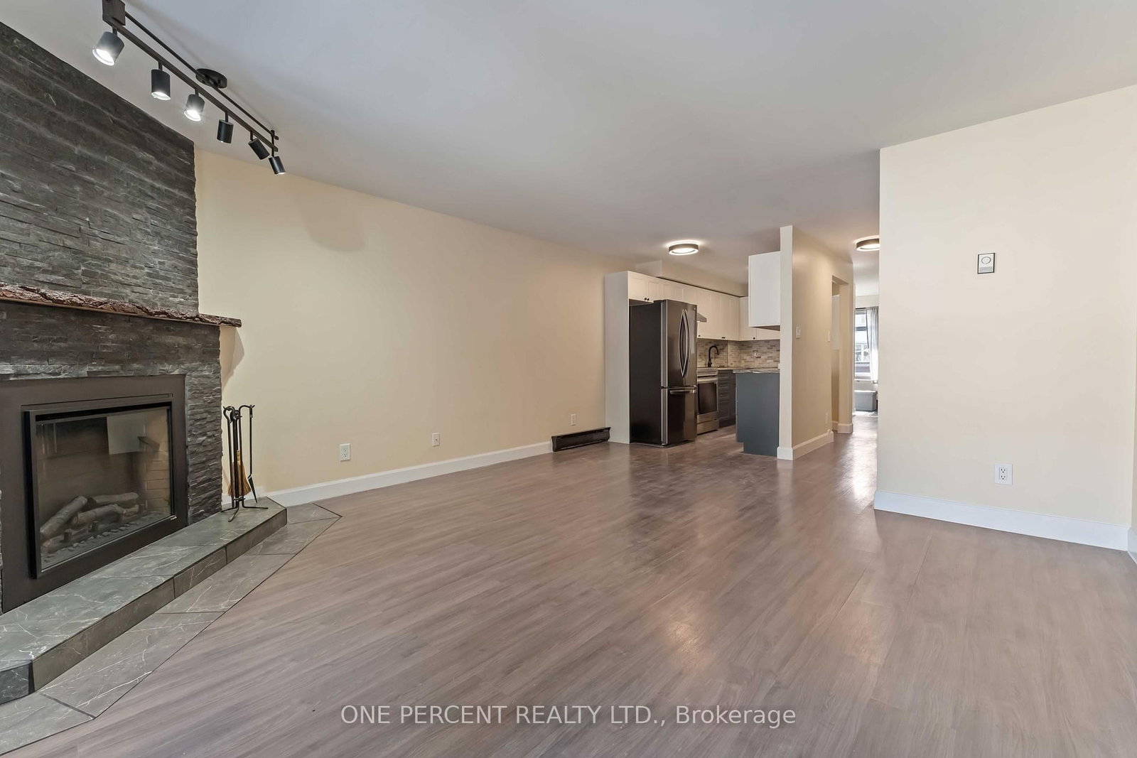 6643 Bilberry Drive • #A • Ottawa, ON photo 4