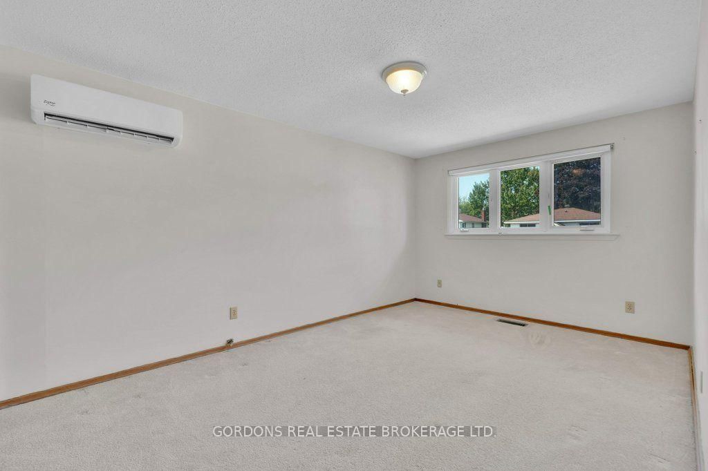 25 Eastpark Drive • Ottawa, ON photo 39