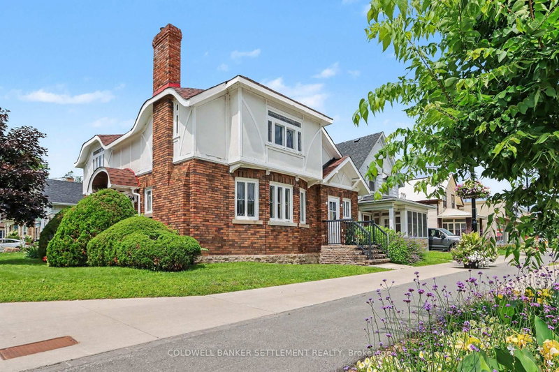 2 Gladstone Avenue