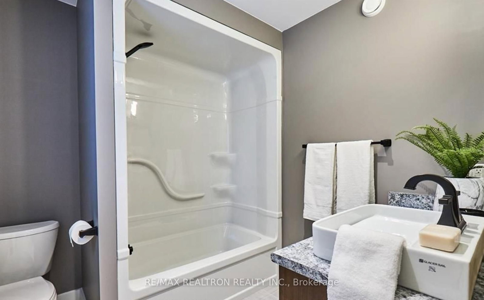 1 Northdown Street • Huntsville, ON photo 11