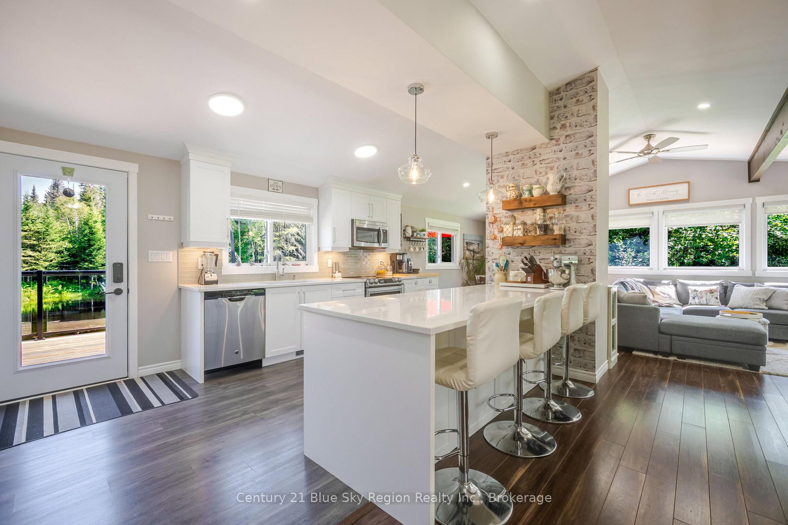 695 Weiler Line • Powassan, ON photo 14