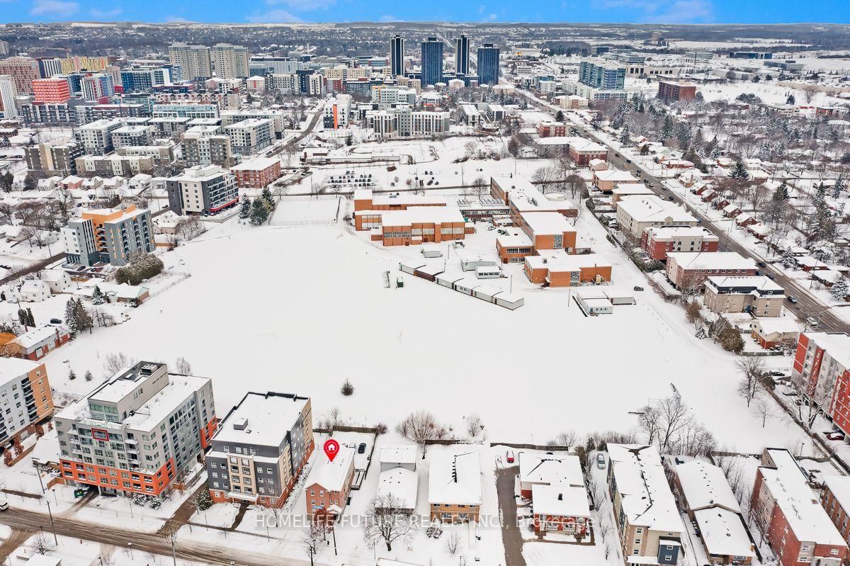 A - 327 Spruce Street, Waterloo 4