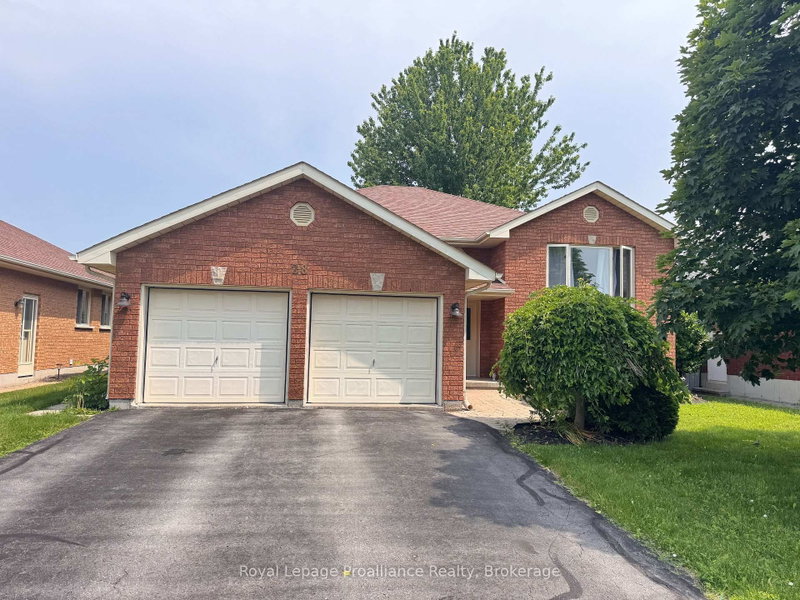 home for lease on 28 Oak Ridge Boulevard