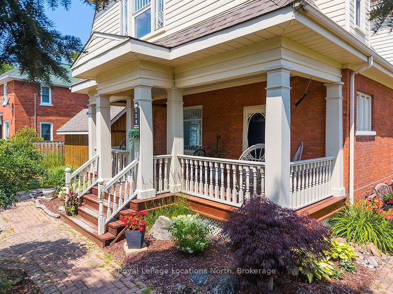 120 Marshall Street E