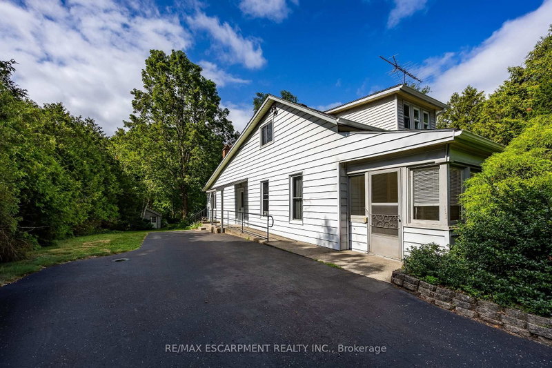 2312 Front Road