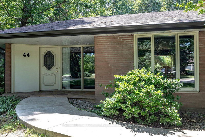 44 Colquhoun Crescent