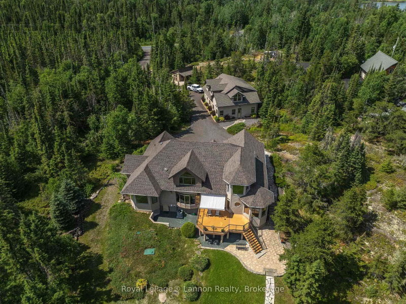 135 MICKELSON Drive E