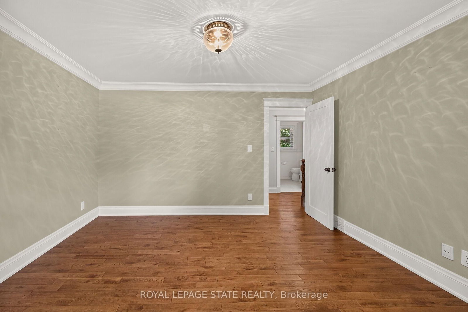 Detached House sold at 341 Lima Court, Hamilton, Ontario, L9G 3M8 - Meadowlands - MLS: X13610280
