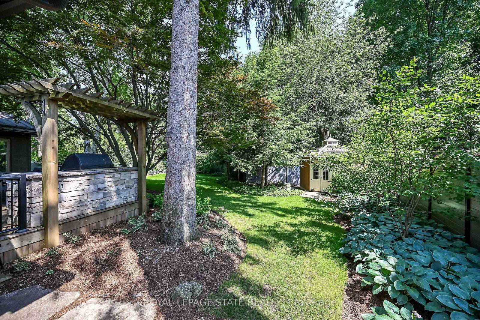 Detached House sold at 341 Lima Court, Hamilton, Ontario, L9G 3M8 - Meadowlands - MLS: X13610280