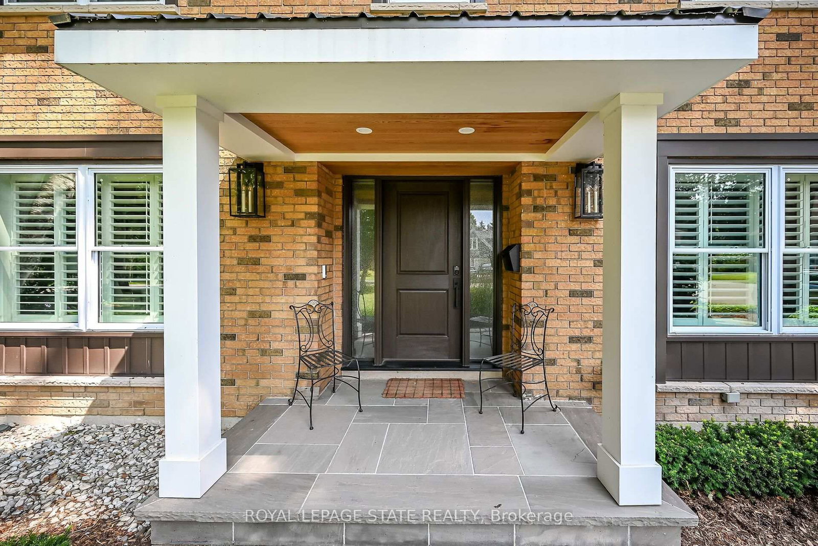 Detached House sold at 341 Lima Court, Hamilton, Ontario, L9G 3M8 - Meadowlands - MLS: X13610280