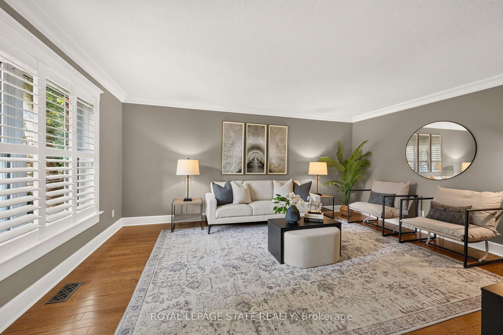 Detached House sold at 341 Lima Court, Hamilton, Ontario, L9G 3M8 - Meadowlands - MLS: X13610280