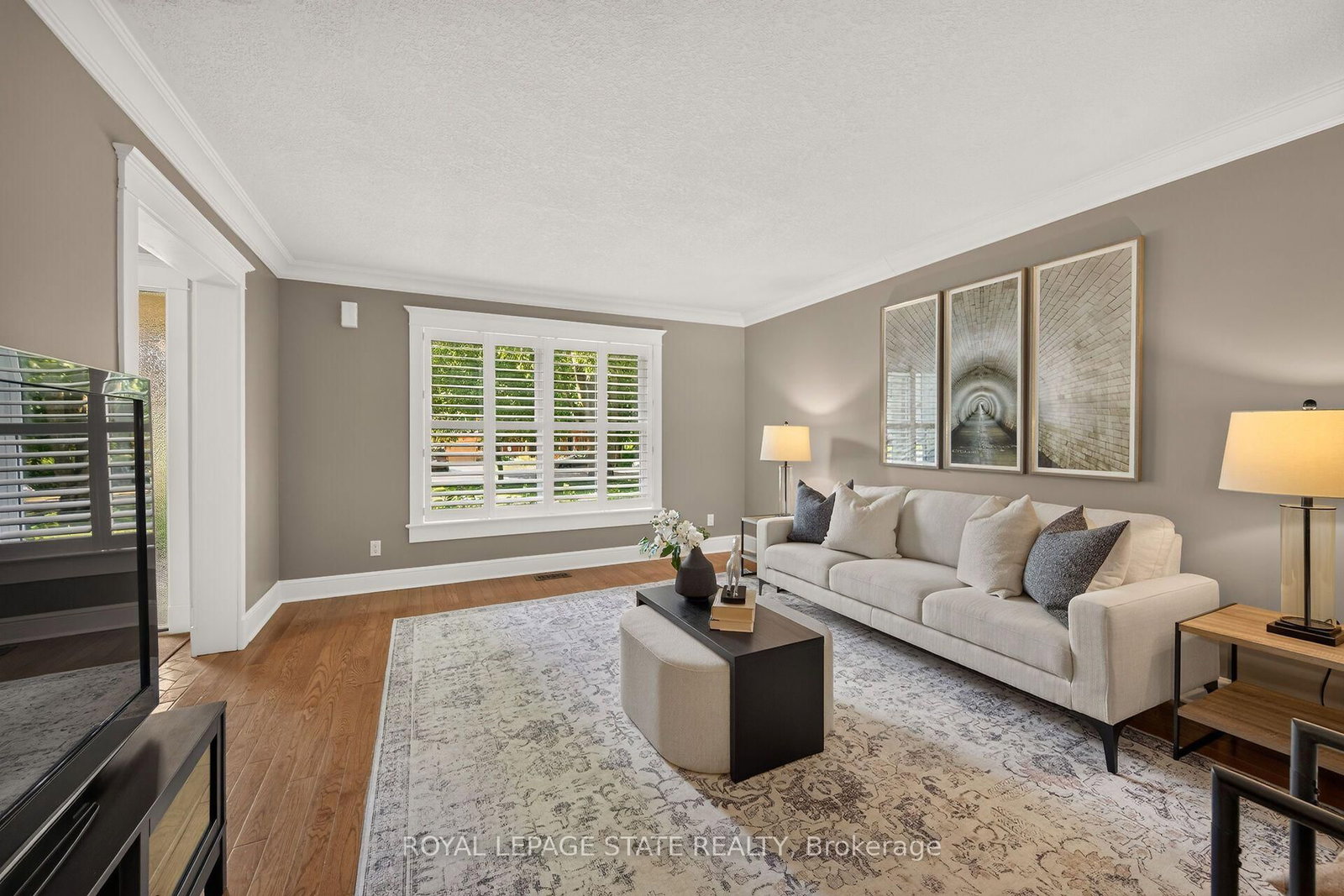 Detached House sold at 341 Lima Court, Hamilton, Ontario, L9G 3M8 - Meadowlands - MLS: X13610280