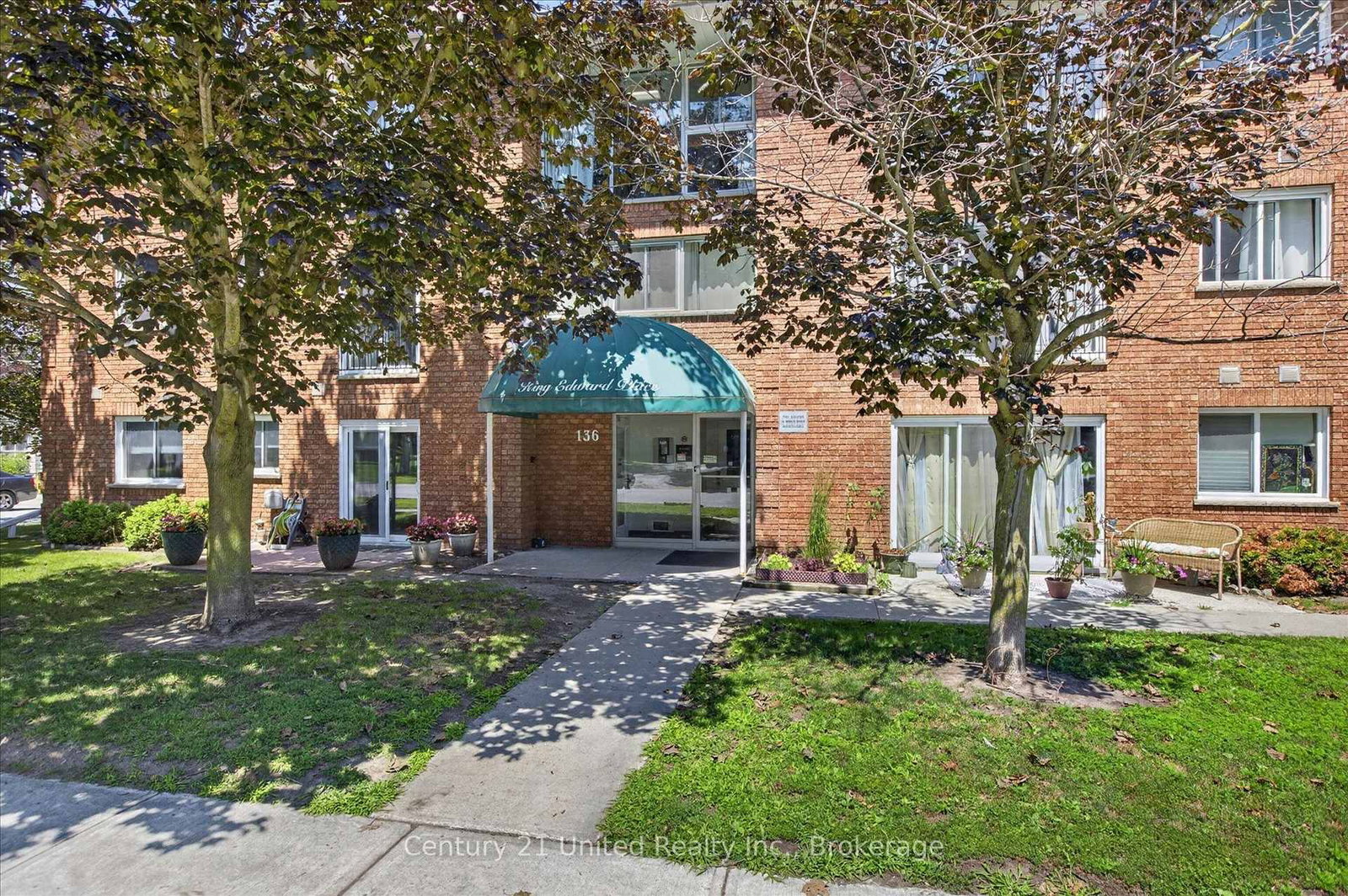 Listing Image 4