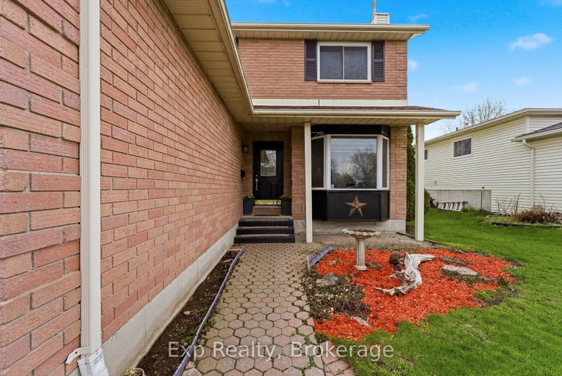 39 Sherwood Crescent