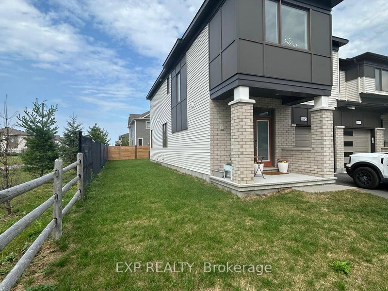 1045 Curraglass Walk