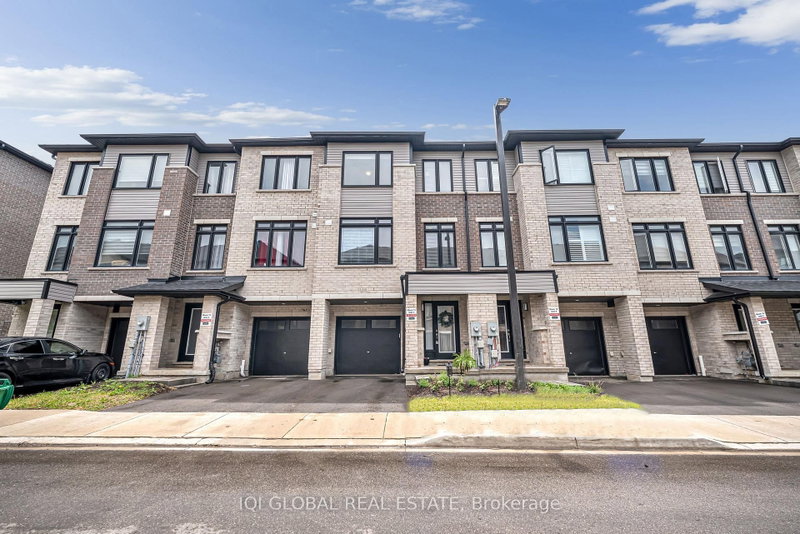 1303 - 585 Colborne Street