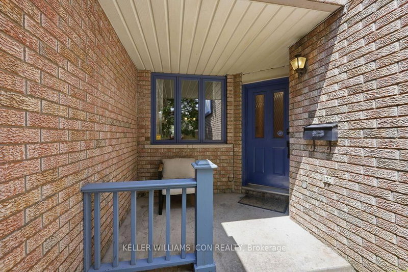 15 Locheland Crescent