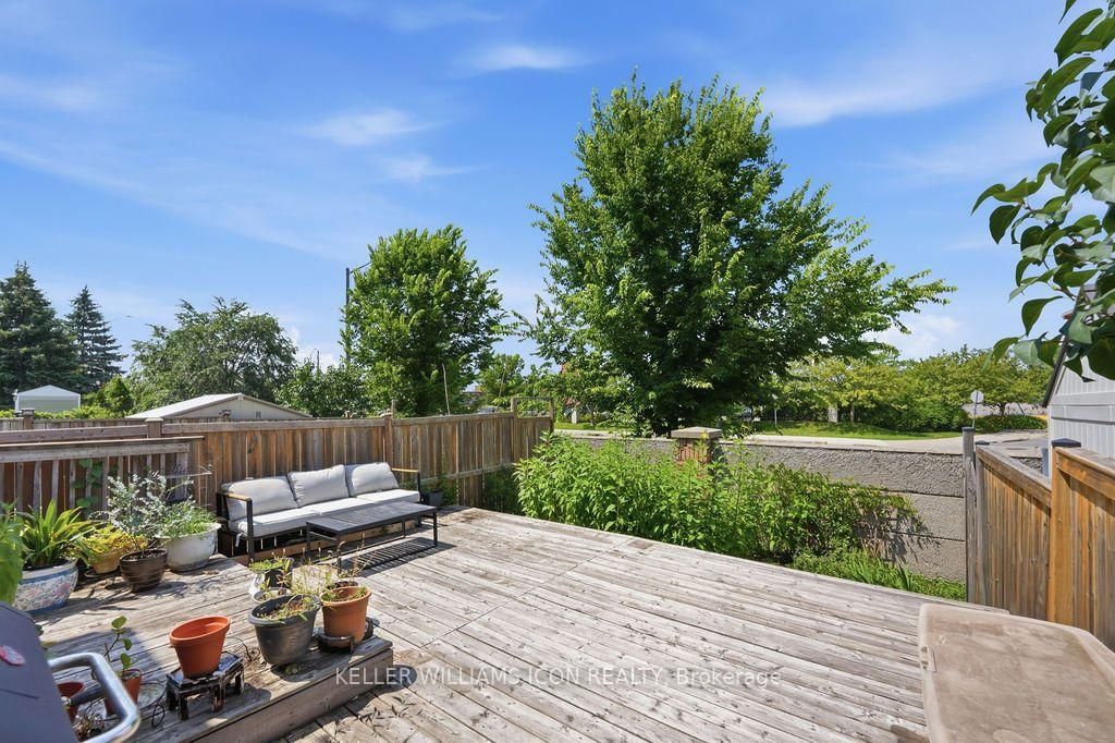 15 Locheland Crescent • Ottawa, ON photo 36